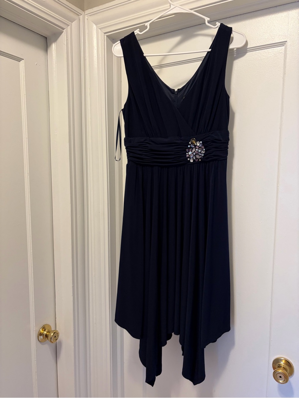 Elegant Navy Sleeveless Evening Dress with Beaded Waist